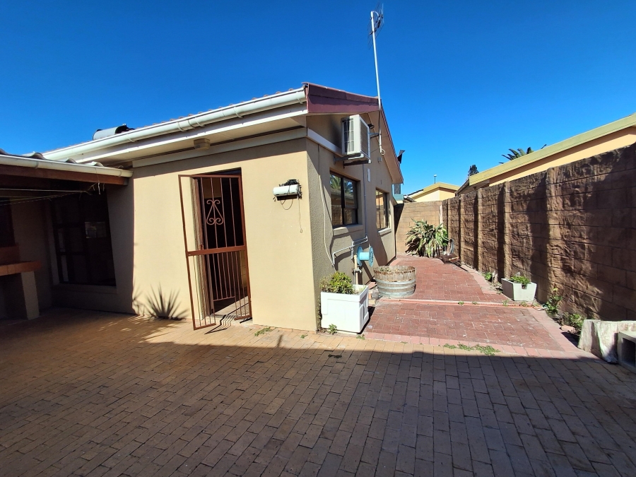 To Let 2 Bedroom Property for Rent in Jagtershof Western Cape